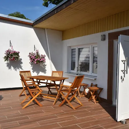 Nyaraló Beachside Bungalow, *